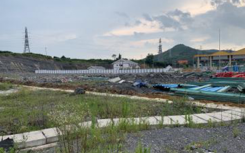 百泉收費(fèi)站閑置土地